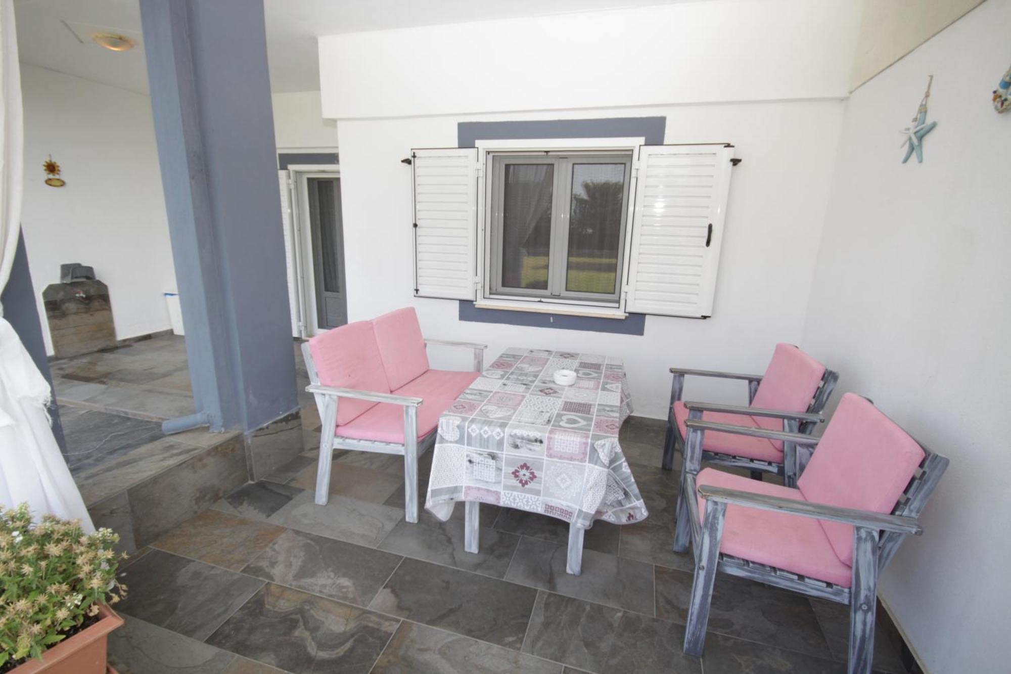 Zephyros Family 2 Apartment
